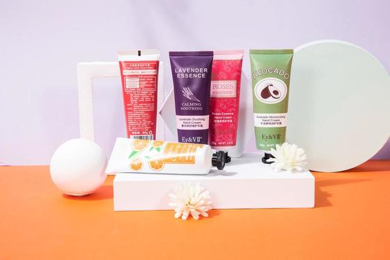 دستگاه بسته بندی پر کردن لوله نرم PLC 30-50pc/min برای محصولات لبنی