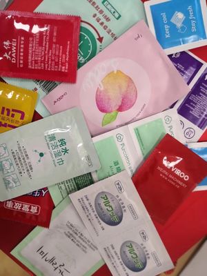 دستگاه حرفه ای یک قطعه پاک کننده خیس چهار طرفه بسته بندی بافت بسته بندی تجهیزات